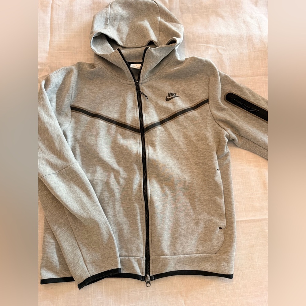 Nike Tech Full-Zip Hoodie | Grey Heather/Black | Men’s M